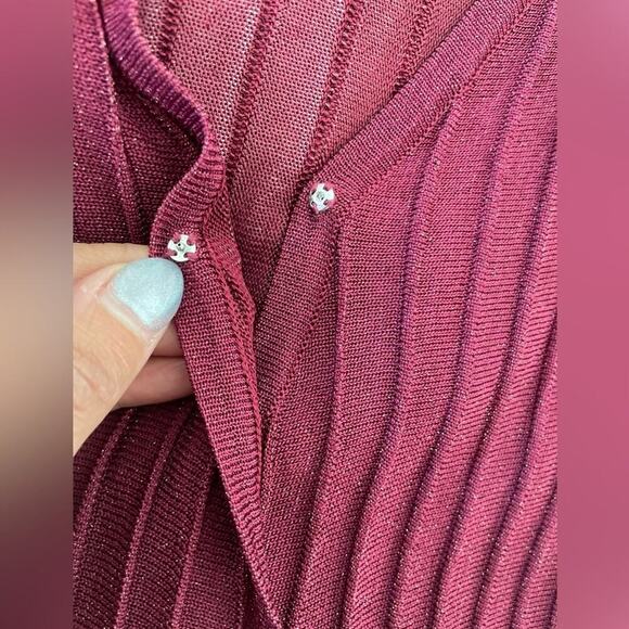 ✨GUESS✨ Prism Surplice Top - Picture 8 of 10